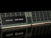 Modulo di memoria DDR5 RDIMM di Micron. La nuova versione da 512 GB dell’azienda potrebbe consentire di raggiungere fino a 12 TB di RAM in un singolo server.
