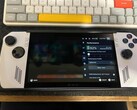 L'ASUS ROG Ally Z1 Extreme moddato con SteamOS, che mostra una durata della batteria di oltre 8 ore al 92% di carica. (Fonte immagine: u/BetweenInkandPaper via Reddit)