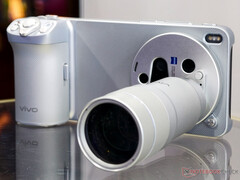 Il Vivo X300 Ultra in mostra durante il MWC 2026 a Barcellona.