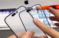 L'iPhone 15 Pro Max ha la fama di offrire le cornici più sottili dell'intera serie iPhone 15. (Fonte: Bilibili)