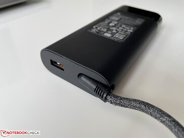 ... e 10 watt tramite la porta USB-A.