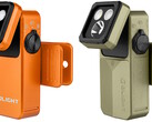 I modelli Olight Oclip 2 Pro (a sinistra) e Oclip 2 Ultra (a destra) sono dotati di teste inclinabili e clip girevoli per orientare comodamente il fascio luminoso.