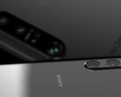 Il Sony Xperia 1 V dovrebbe essere dotato di sensori della fotocamera più grandi rispetto al suo predecessore. (Fonte: @OnLeaks/Sony - modificato)