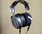 Che suono hanno delle cuffie da 1.700 dollari? Prova pratica delle cuffie magnetiche planari Audeze MM-520
