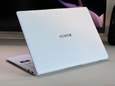 Recensione dell'Honor MagicBook Art 14 2025: Ultrabook da 1 kg con Arrow Lake ed eccellenti dispositivi di input