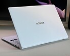 Recensione dell'Honor MagicBook Art 14 2025: Ultrabook da 1 kg con Arrow Lake ed eccellenti dispositivi di input