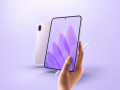 Oppo Pad Mini Matte Display Edition mostrato dalla parte anteriore e posteriore con uno stilo