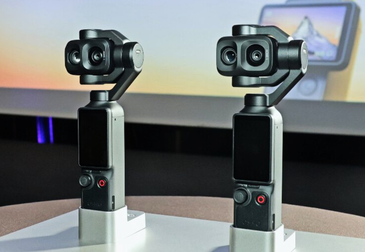 Una coppia di telecamere DJI Osmo Pocket 4P in mostra a Cannes.
