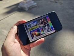 Visione all'aperto sotto la luce diretta del sole