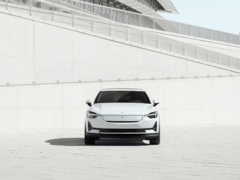 Il modello Polestar 2 Long range Single motor del 2024 ha un&#039;autonomia fino a 635 km (~395 miglia). (Fonte: Polestar)