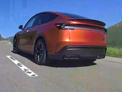 La Tesla Model Y Performance del 2026. (Fonte: @stenboo/X)