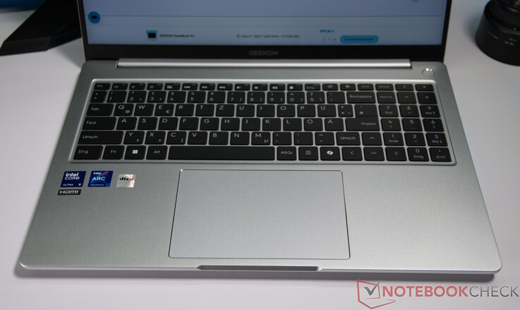 Dispositivi di input per il Geekom GeekBook M16