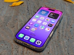 custodia Ostand Spin a 360° per iPhone 17