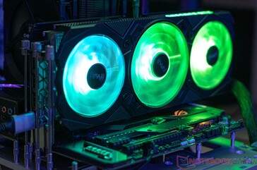 Il KFA2 GeForce RTX 4070 EX Gamer durante il test delle emissioni acustiche