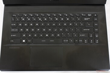 La tastiera e il clickpad sono identici al GE66 sia nella sensazione al tatto che nelle dimensioni