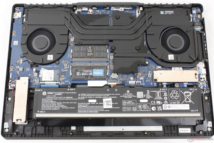 Interni dell'Omen 17z