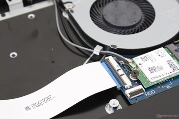 Spazio HDD per l'installazione di un'unità da 2,5 pollici opzionale. È strano che il portatile non sia fornito con i componenti preinstallati