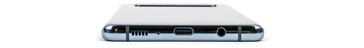 In basso: cassa, microfono, USB Type-C, jack cuffie da 3.5 mm