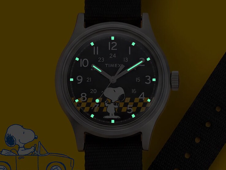 Il Timex x Peanuts Snoopy MK1 si illumina al buio grazie agli indici e alle lancette luminescenti. 