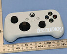 Il nuovo controller Xbox di Microsoft ha un fattore di forma relativamente tozzo.