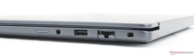 Corretto: Slot per Nano-SIM (opzionale), jack per cuffie da 3,5 mm, USB-A 3.2 Gen. 1 (5 Gbps), RJ-45 (1 Gbps), Noble lock