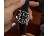Il Timex TW2Y12800JQ è dotato di una cassa color argento da 38 mm.