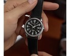 Il Timex TW2Y12800JQ è dotato di una cassa color argento da 38 mm.