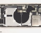 L'iPhone 14 Pro Max non è facile da riparare. (Fonte: PBKreviews)