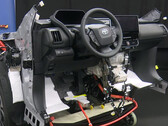 I nuovi veicoli elettrici di Toyota si guidano da soli nella catena di montaggio (immagine: Toyota/YT)