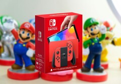 Nintendo ha lanciato lo Switch OLED nell'ottobre 2021. (Fonte immagine: Nintendo, Ryan Quintel su Unsplash, modificato)