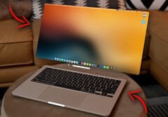 VisionBook Air Max Ultra: un prodotto frutto dell'immaginazione creativa e umoristica di uno YouTuber (Immagine: Luke Miani)