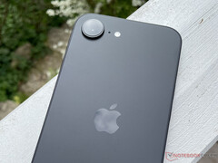 L&#039;iPhone 16e ha un design relativamente riservato anche per gli standard di Apple. (Fonte: Notebookcheck)