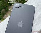 L'iPhone 16e ha un design relativamente riservato anche per gli standard di Apple. (Fonte: Notebookcheck)