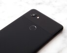 Il Pixel 2 XL supporta Android 12 attraverso ProtonAOSP. (Fonte: Charles Deluvio)