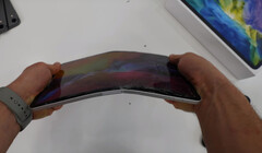 Bendgate 3.0? (Image source: EverythingApplePro via Wccftech)