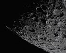 Un'immagine che mostra la superficie della Luna.