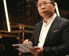 Mentre i Mate XT saranno lanciati prima dell'iPhone 17 di Apple, il Samsung Galaxy tri-fold seguirà probabilmente alla fine di settembre. (Fonte: Huawei)