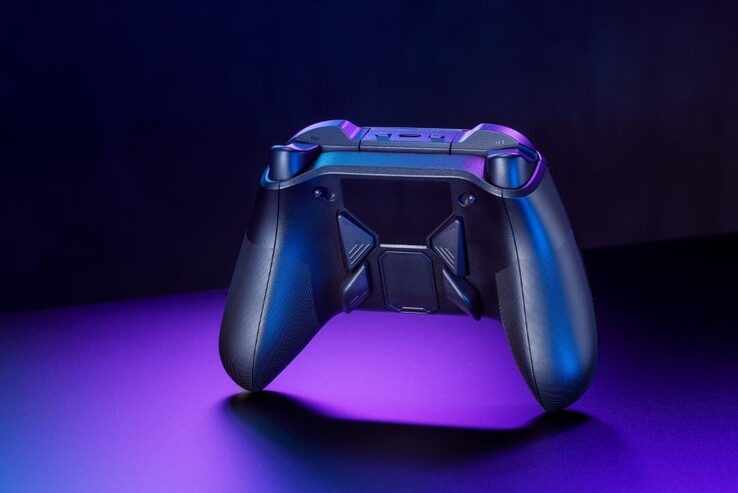 Il retro del controller Asus ROG Raikiri Pro con tasti personalizzabili (immagine via Asus)