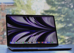 Il MacBook Air 15 potrebbe essere solo una versione più grande della sua controparte da 13,6 pollici. (Fonte: James Yarema)