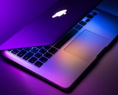 Il prossimo MacBook Pro potrebbe essere un passo avanti e due indietro per la serie. (Fonte: Dmitry Chernyshov)