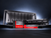 Sandisk NAS 600 SATA SSD e NAS 800 NVMe SSD davanti a un enclosure NAS