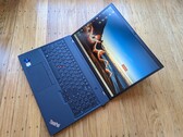 Recensione del notebook Lenovo ThinkPad T16 Gen 1 Core i7: Silenziosità a scapito delle prestazioni