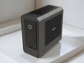 Il PC da gioco Zotac ZBox Magnus One SFF è dotato di una GPU RTX 5070 Ti e di una CPU Core Ultra 7 265. (Fonte immagine: ITHome, modificato)