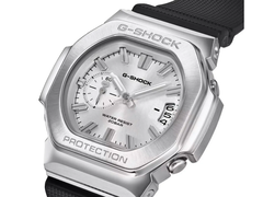 Orologi della serie Casio GMC-2500 con cinturino in resina