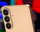 Secondo un rapporto proveniente dalla Corea, Samsung ha confermato che il Galaxy S27 Ultra sarà dotato esclusivamente di un sistema a tripla fotocamera.