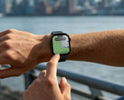 Il Watch Hyper è dotato di un sistema GPS dual-band. Nella foto: lo smartwatch con una mappa sul display.
