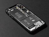 Un iPhone messo a nudo (Image Source: XDA)