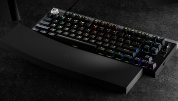 Logitech Pro X2 Rapid è dotato di un poggiapolsi in silicone XL, regolazione dell’inclinazione a doppia altezza, tasti intercambiabili, display OLED e altro ancora