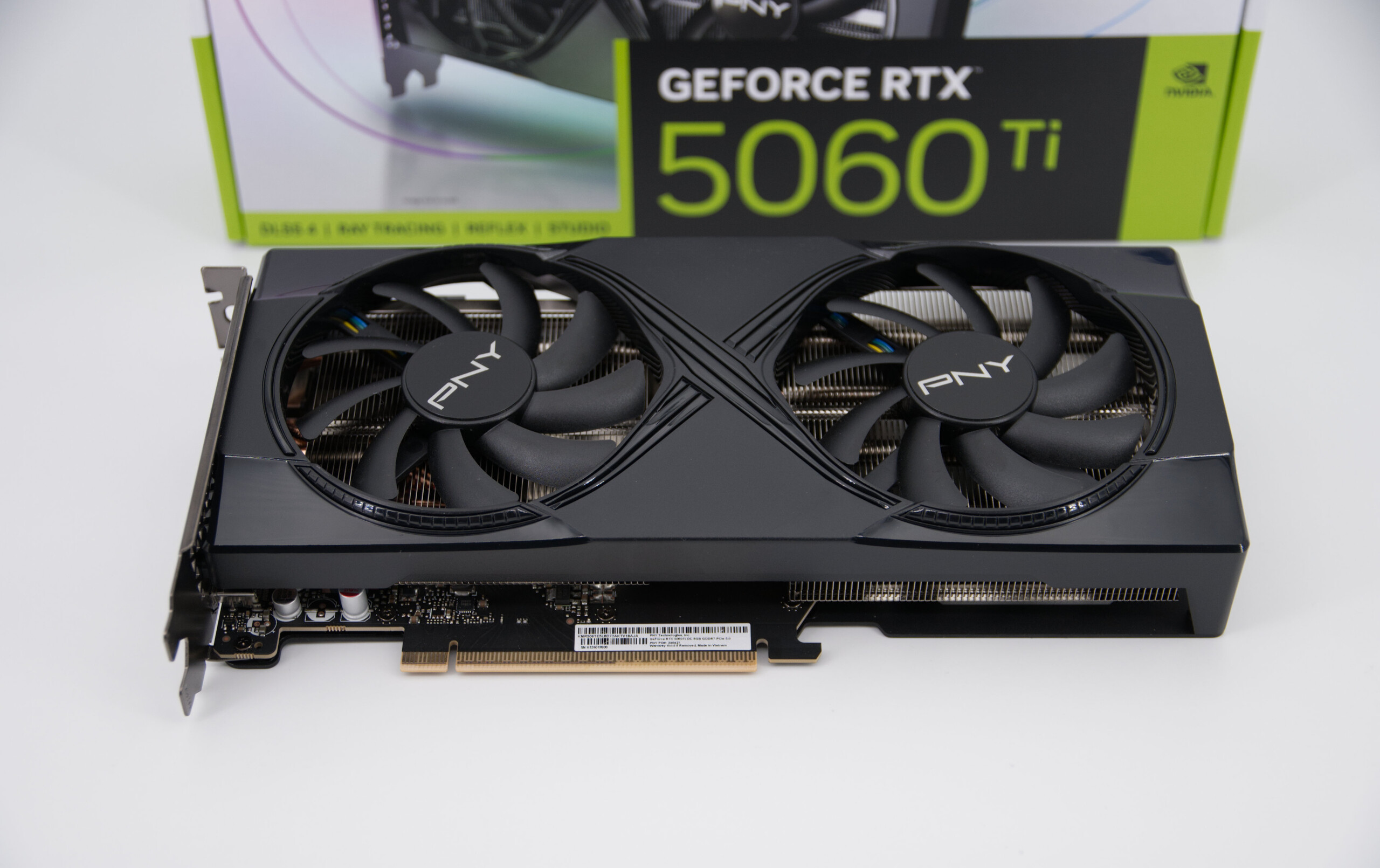 PNY RTX 5060 Ti OC con tecnologia GeForce