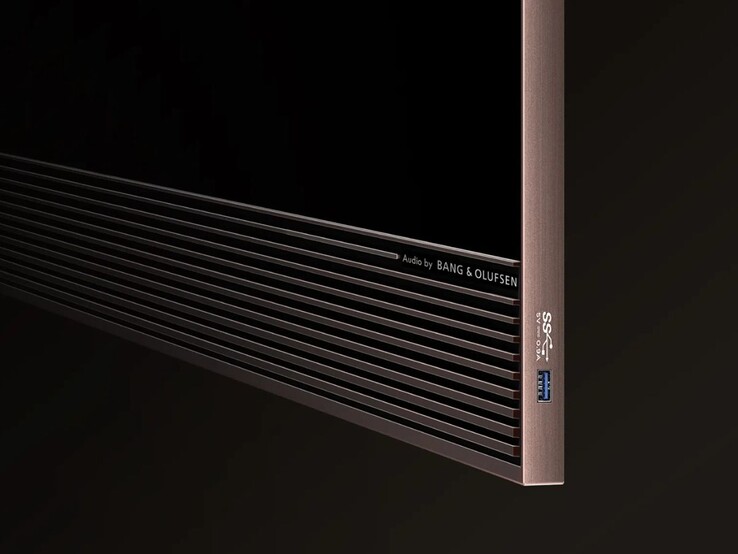 Il televisore LED TCL X11L SQD-Mini è dotato di una porta USB montata lateralmente